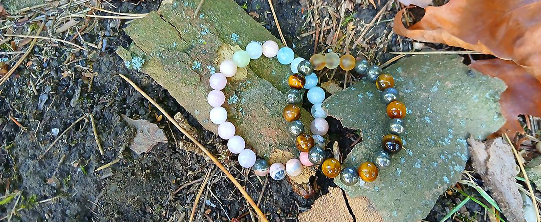 SPIRITUÁLNÍ OBLEČENÍ, NÁRAMKY...