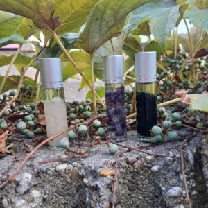 Přírodní olejové parfumy s pravými minerály
